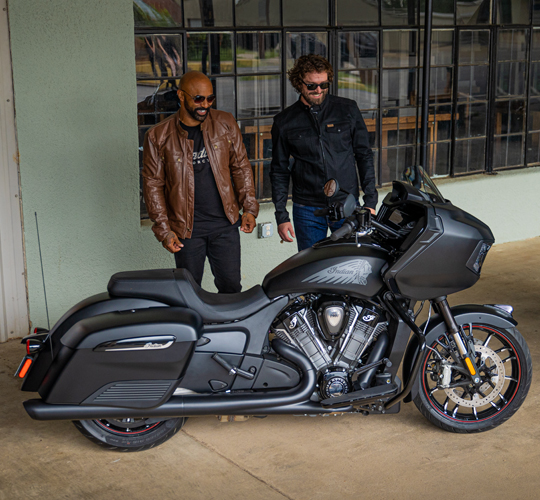 SNIJ ELKE BOCHT MESSCHERP AAN.